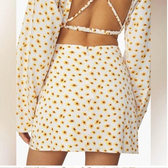 Anthropologie WeWoreWhat Mini Slip Skirt Ditsy Daisies in Ivory‎ Multi, XS - Picture 2 of 9